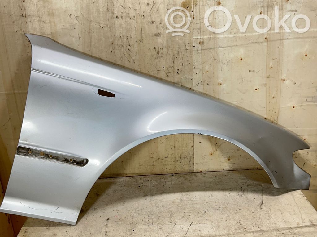 BMW 3 E46 Spārns 
