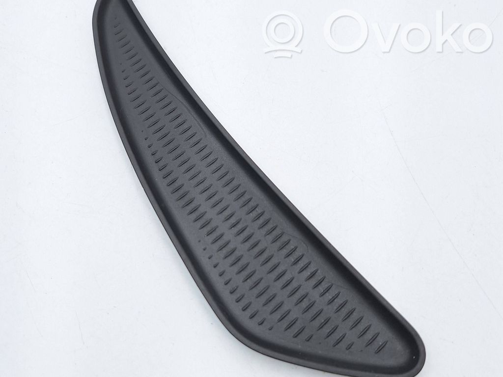BMW X6 E71 Glove box pad 