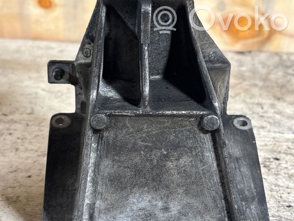 Driveshaft support bearing bracket   7516066,7516067,31537516067,31507516066