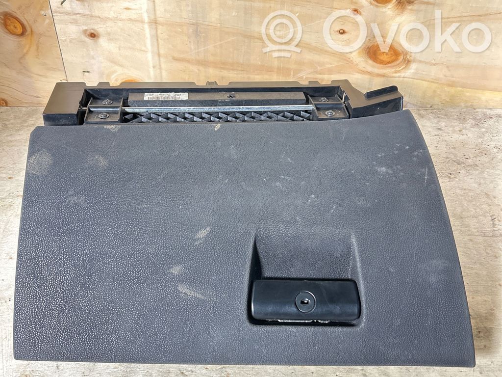 BMW X3 E83 Glove box 