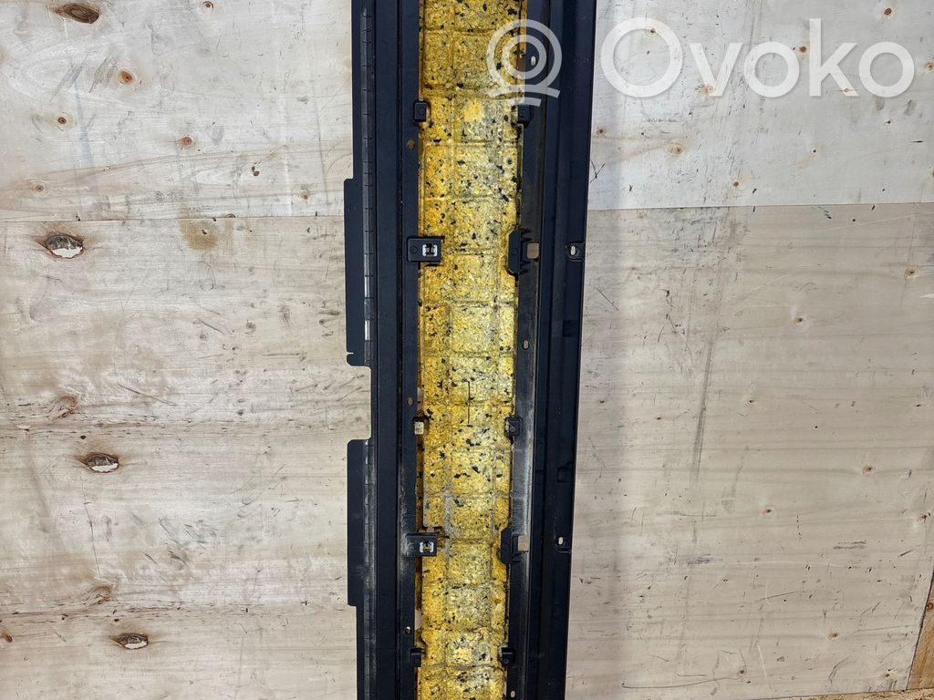 Tailgate trim   8402197,51498402197