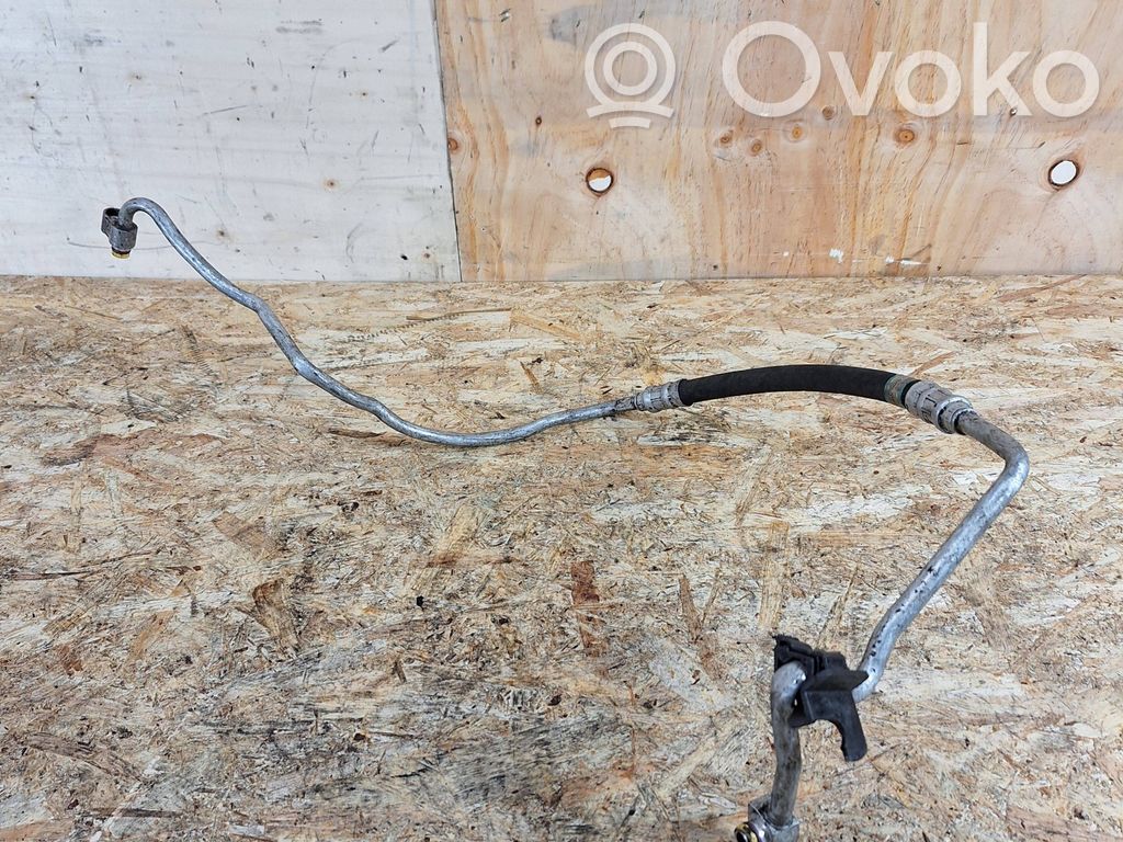 BMW 1 E82 E88 Ilmastointilaitteen putki (A/C) 