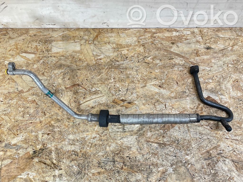 BMW 5 E39 Ilmastointilaitteen putki (A/C) 
