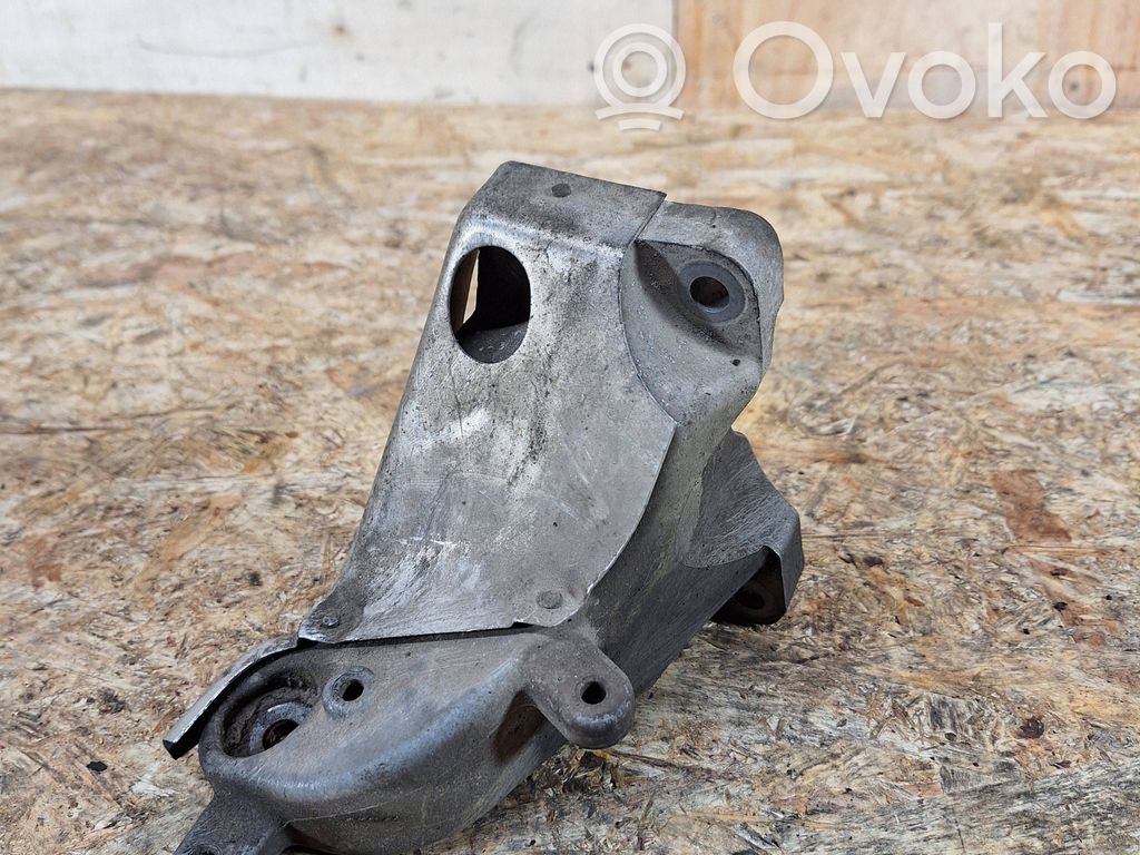 Engine mounting bracket   3451667,3451668,22113451667,22113451668