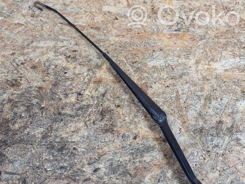 BMW X3 E83 Front wiper blade arm 