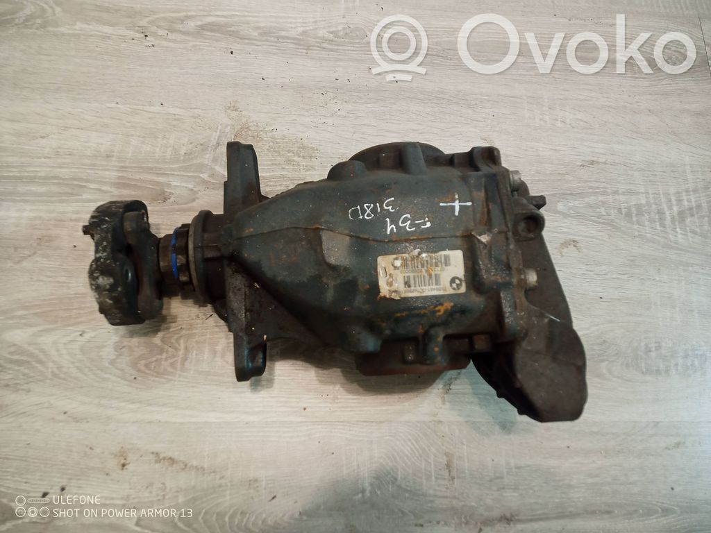 Hinterachsdifferential   7589481