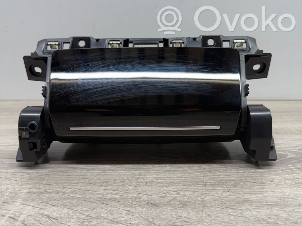 Peugeot 2008 II Glove box 