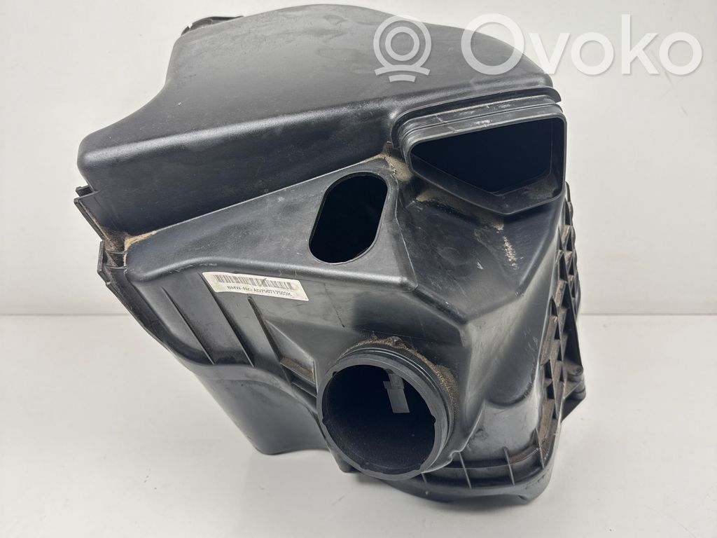 Air filter box   7532754