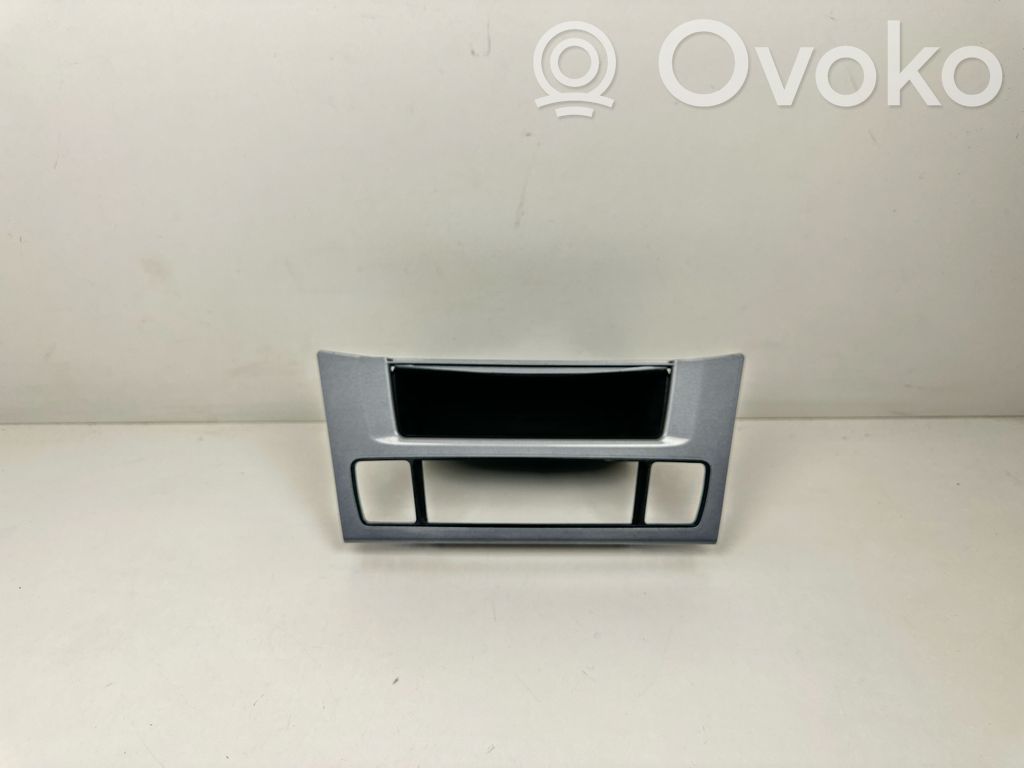 BMW 5 E60 E61 Daiktadėžė 