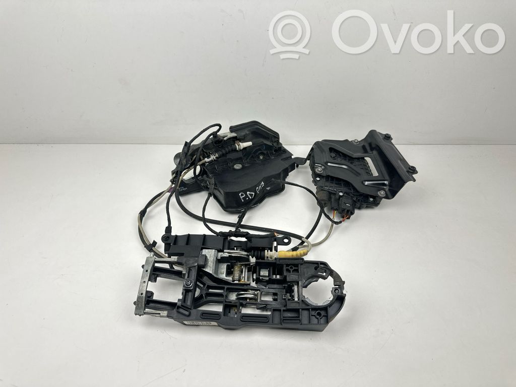 BMW 5 GT F07 Front door lock 