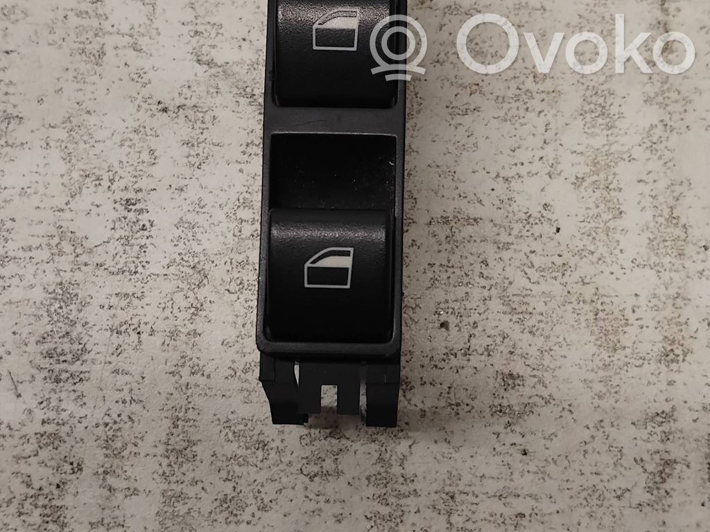 Electric window control switch   6902179