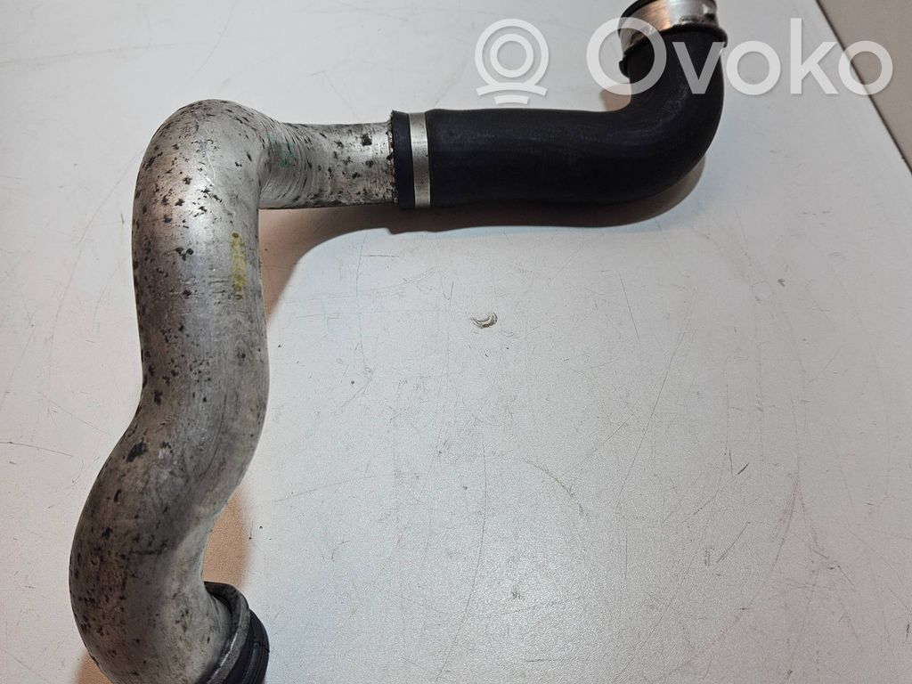 BMW X3 E83 Välijäähdyttimen letku 