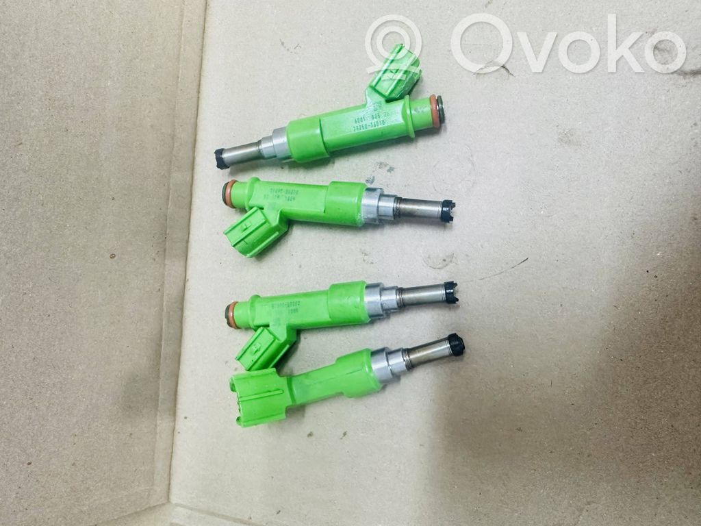 Toyota RAV 4 (XA40) Fuel injector 