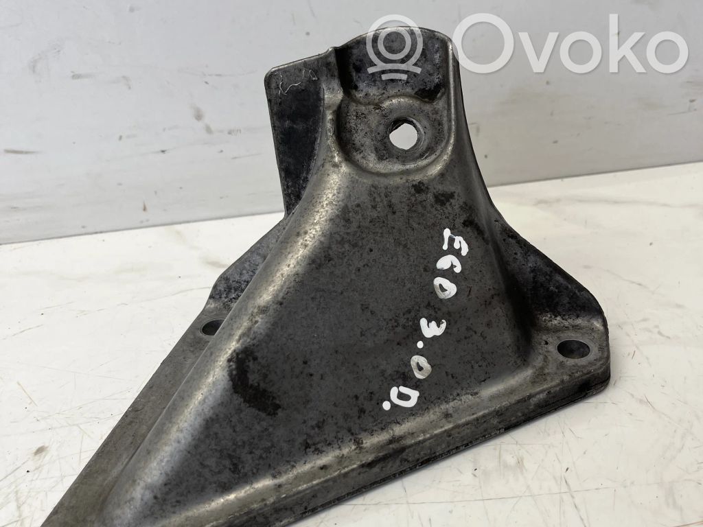 BMW 5 E60 E61 Engine mounting bracket 