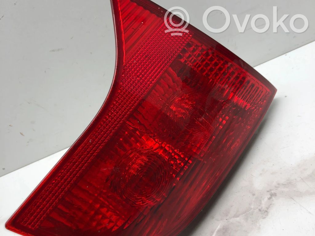 Audi A4 S4 B7 8E 8H Takaluukun takavalot 
