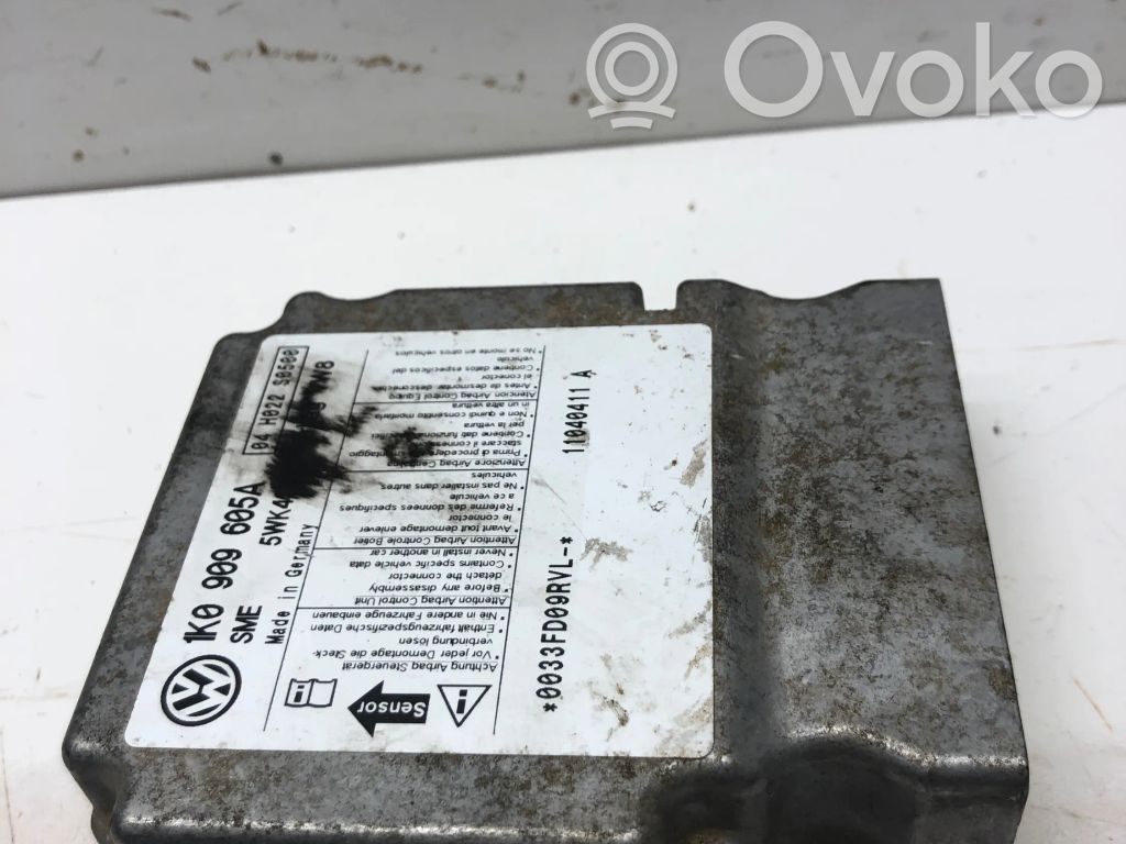 Volkswagen Golf V Airbag control unit/module 