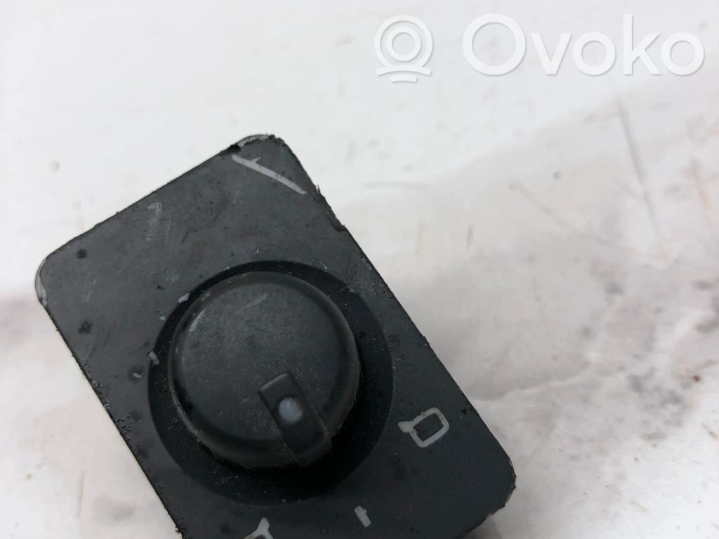 Audi A4 S4 B6 8E 8H Przycisk regulacji lusterek bocznych 
