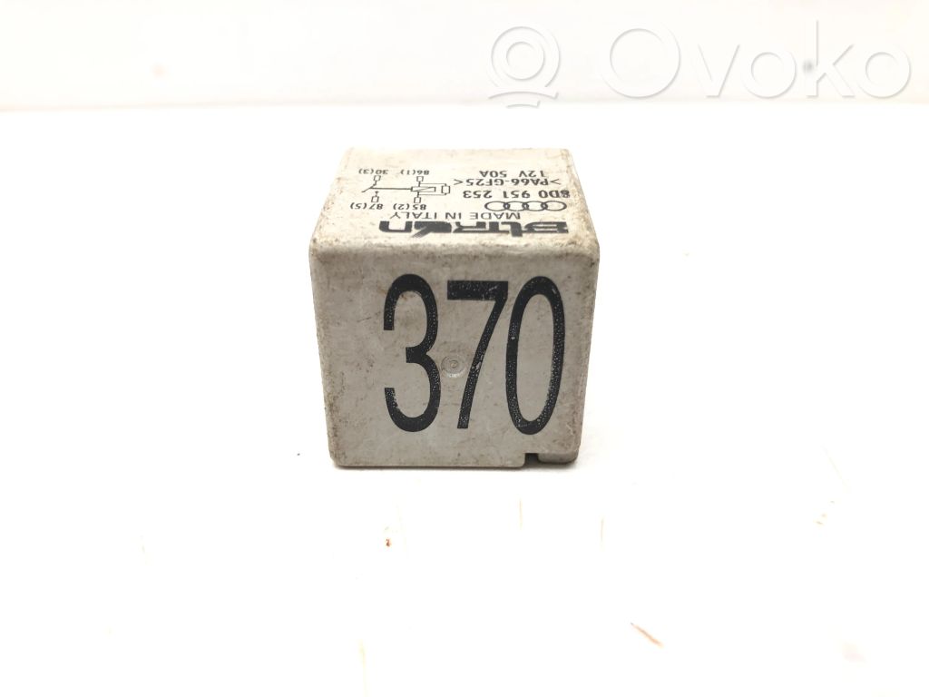 Otros relés   8D0951253,4H0951253,A002542261928,A0025427219
