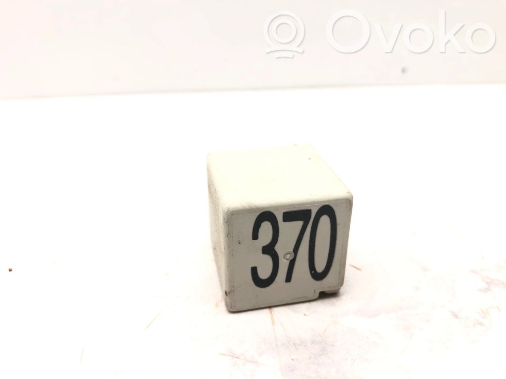Muu rele   8D0951253,4H0951253,A002542261928,A0025427219