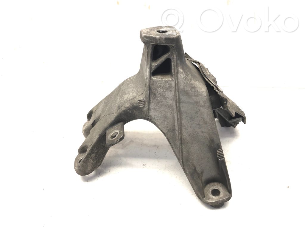 Audi A4 S4 B8 8K Engine mounting bracket 