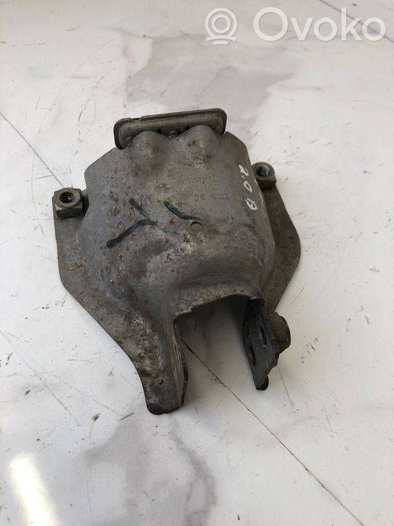 Audi A4 S4 B8 8K Engine mounting bracket 