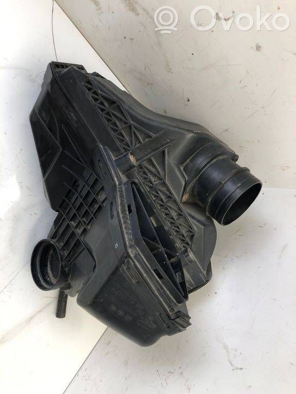 Audi A4 S4 B8 8K Obudowa filtra powietrza 