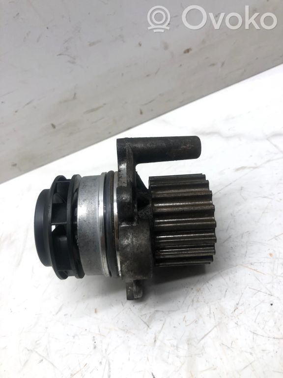 Audi A4 S4 B8 8K Pompe de circulation d'eau 
