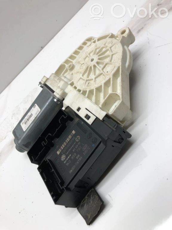 Volkswagen PASSAT B6 Moteur de lève-vitre de porte avant 