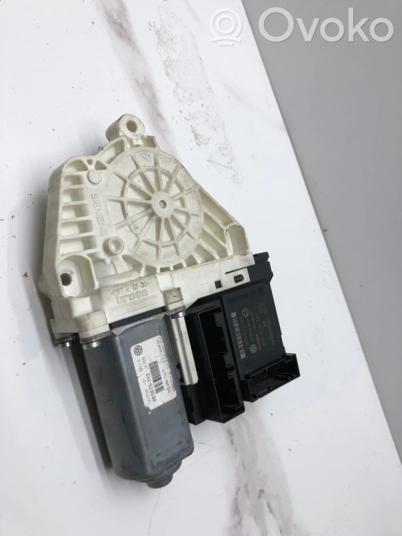 Volkswagen PASSAT B6 Moteur de lève-vitre de porte avant 