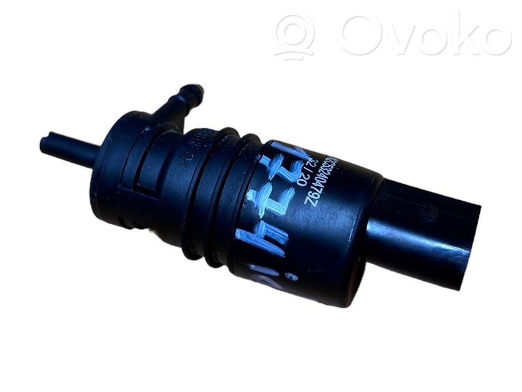 BMW 5 F10 F11 Windscreen/windshield washer pump 