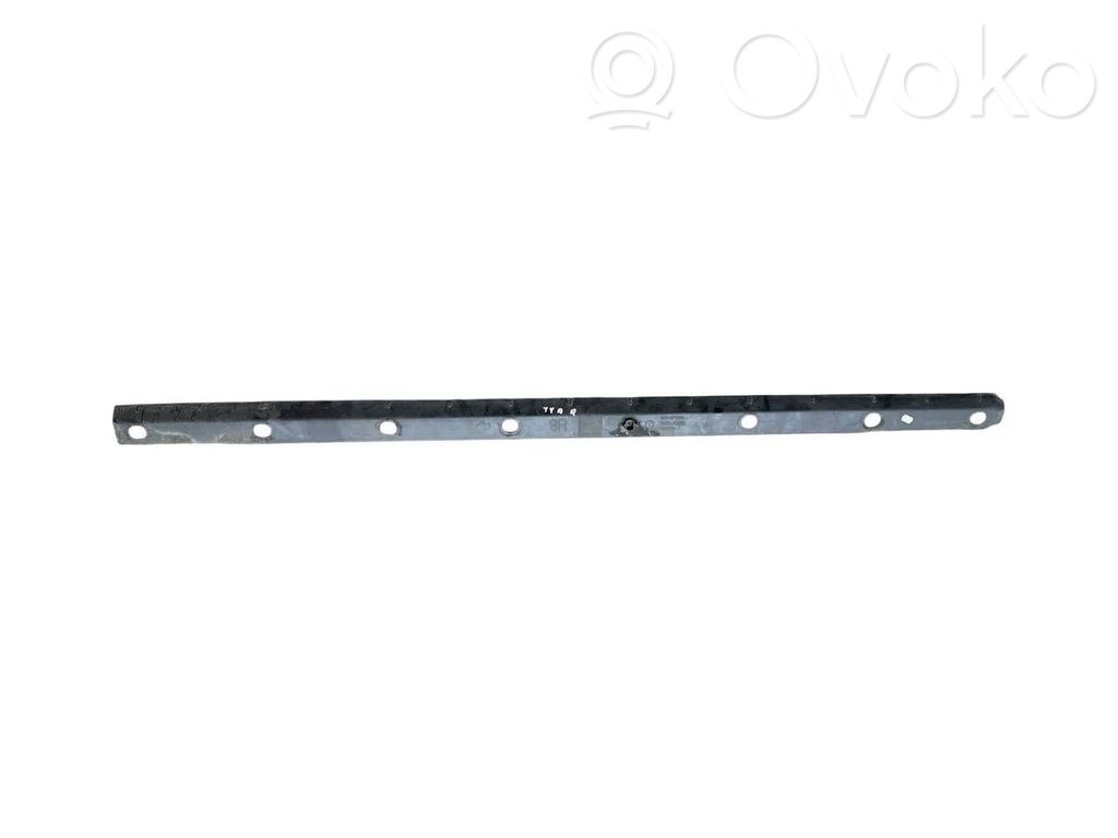 Toyota Yaris Moldura protectora del borde delantero 