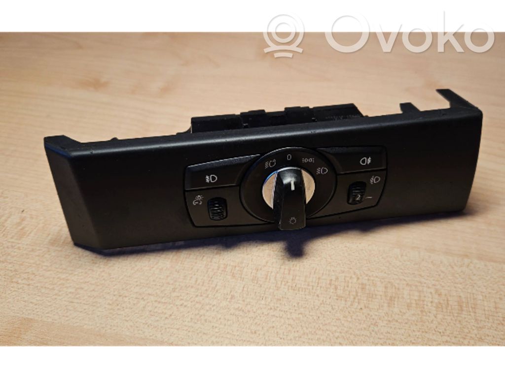 Light switch   6988566,33295001,000410435429