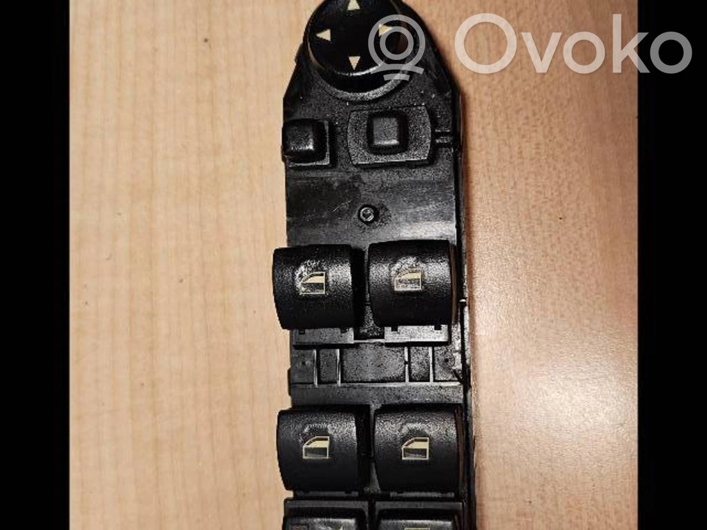 BMW 5 E60 E61 Logu pacēlāju vadības slēdzis (-dži) 