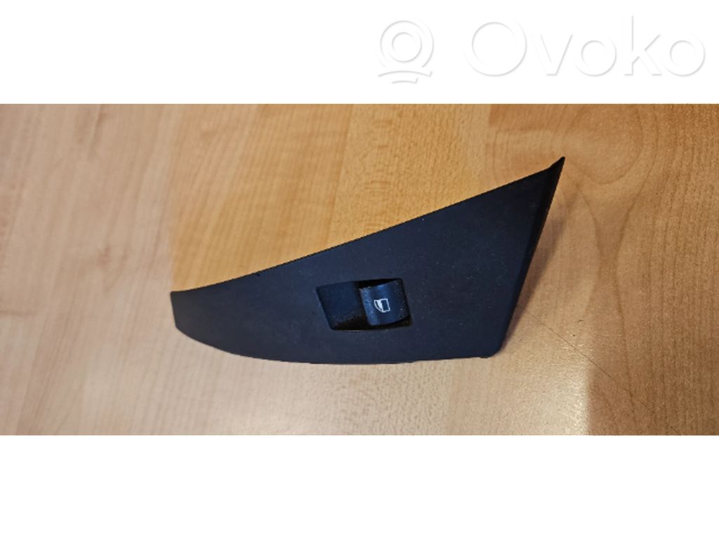 Electric window control switch   15979804,6922244,6940324