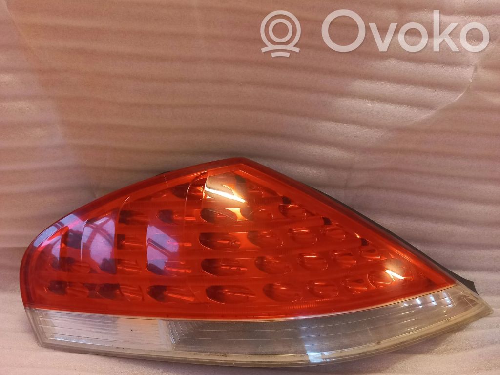 Rear/tail lights   6911891