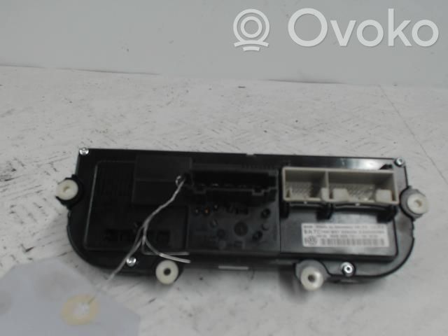 Volkswagen Golf VI Climate control unit 