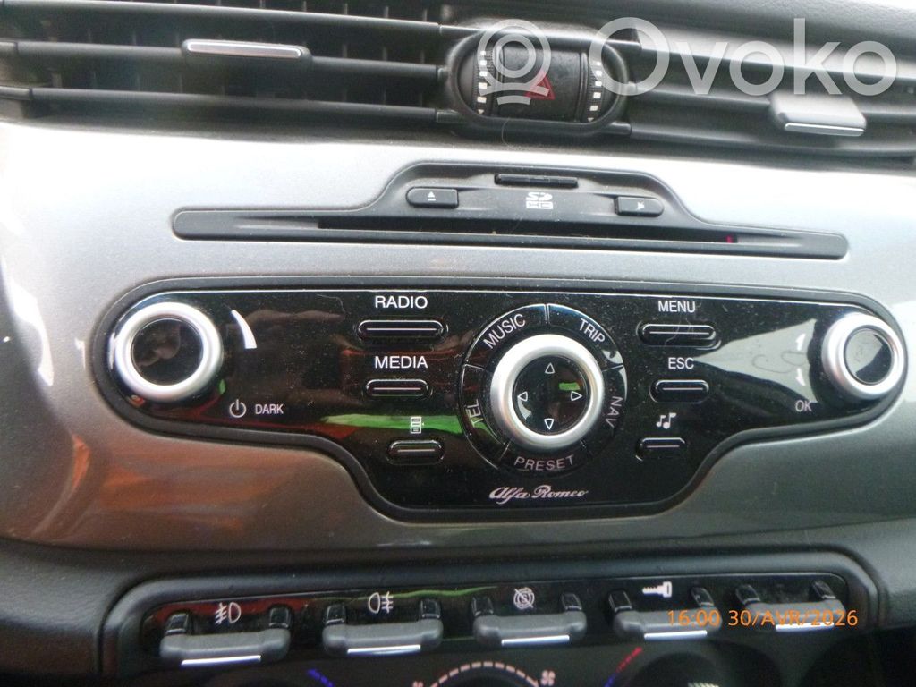 Alfa Romeo Giulietta Unitate principală radio/CD/DVD/GPS 
