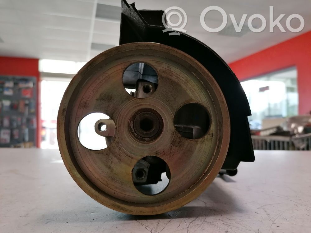 Citroen Xsara Ohjaustehostimen pumppu 