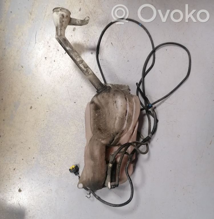 Nissan Qashqai Langų skysčio bakelis 