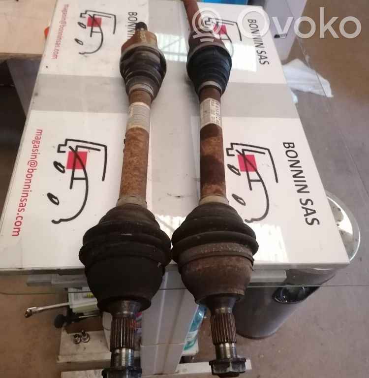 Peugeot 308 Front driveshaft 