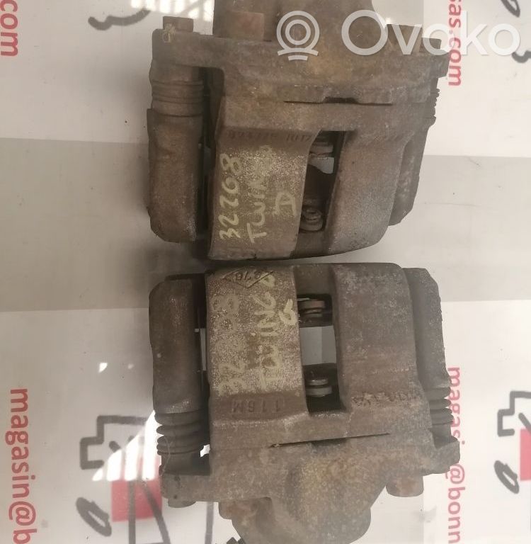 Renault Twingo I Zacisk hamulcowy przedni 