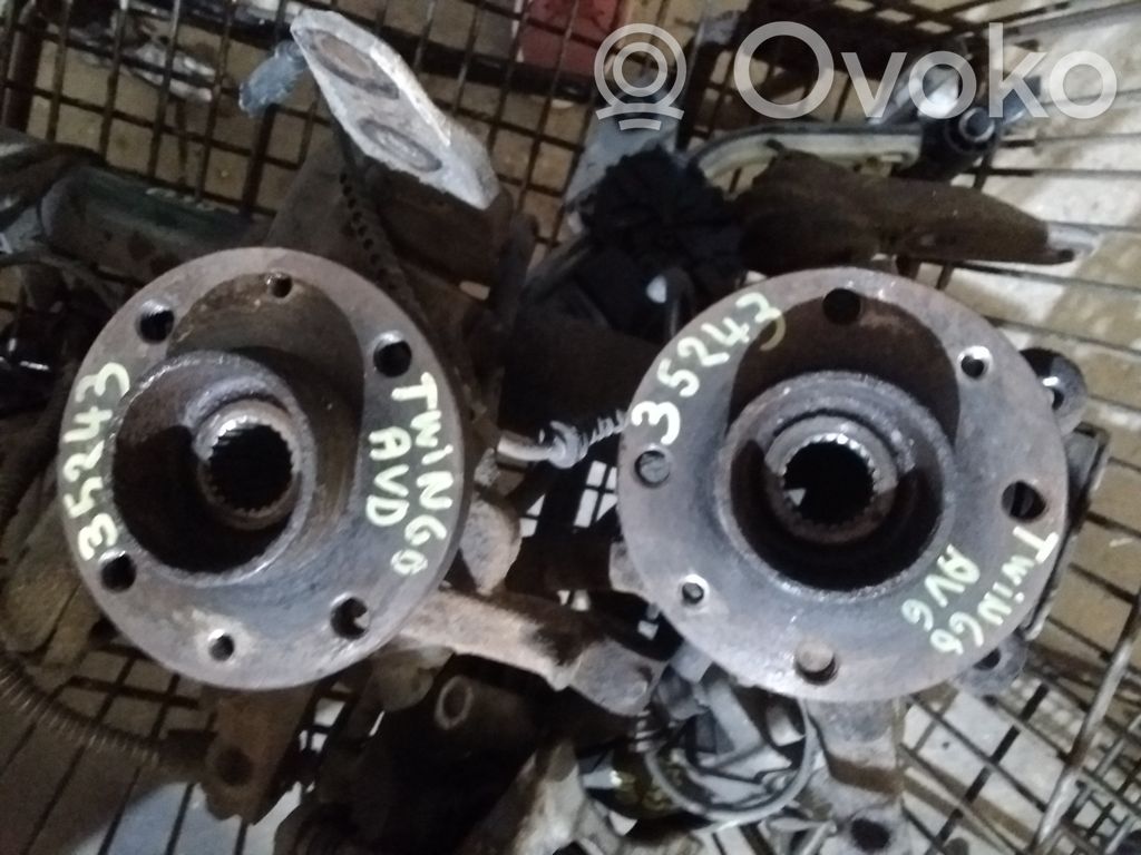 Renault Twingo II Zwrotnica koła przedniego 