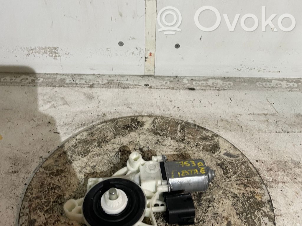 Ford Fiesta Elektryczny podnośnik szyby drzwi przednich 