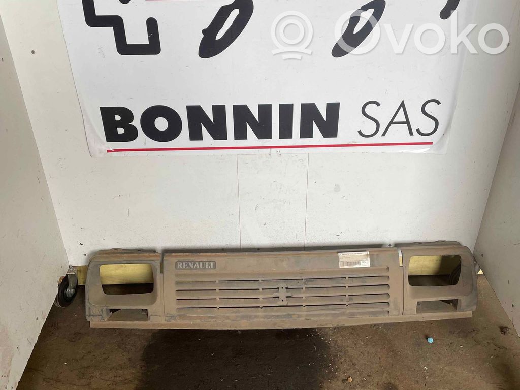 Renault Express Front bumper upper radiator grill 