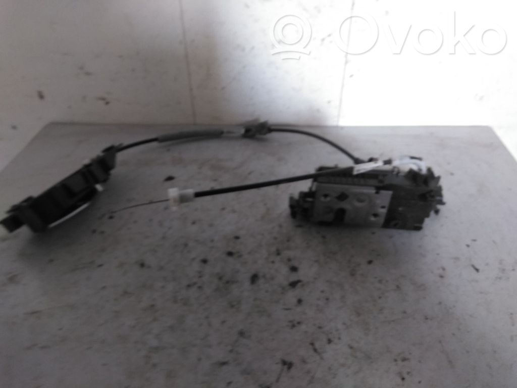 Peugeot 208 I Cerradura de puerta delantera 