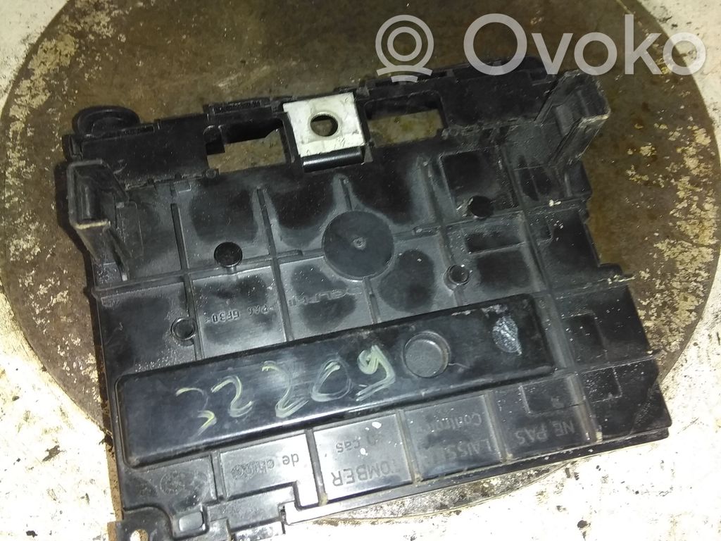 Peugeot 307 Fuse module 
