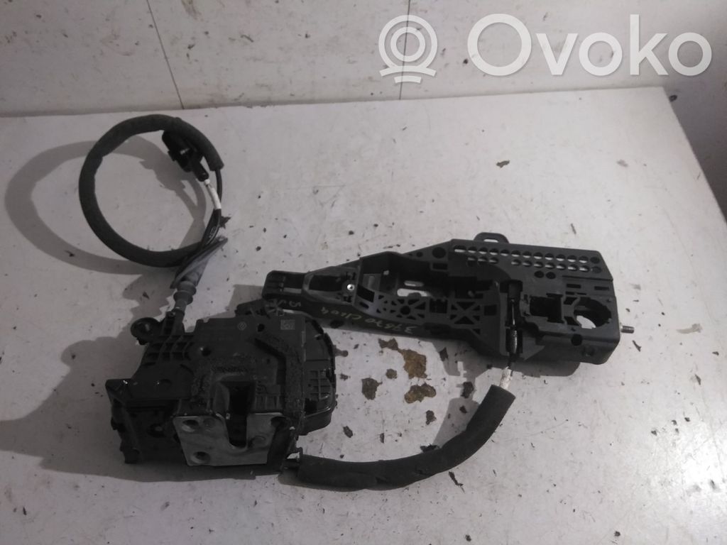 Renault Clio IV Front door lock 
