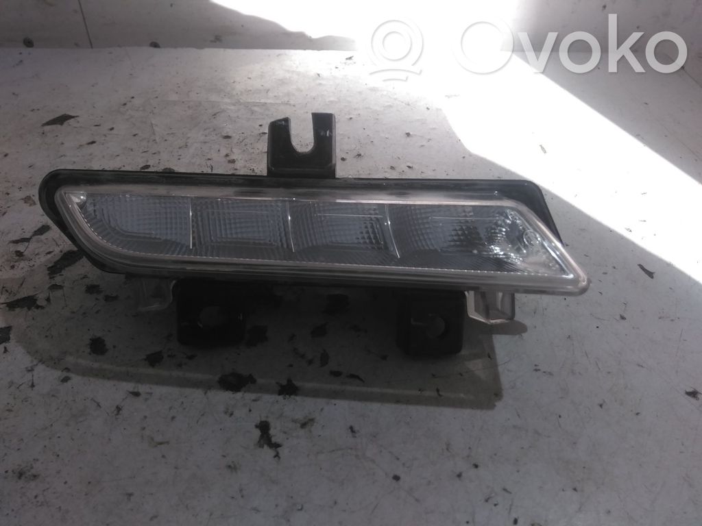 Renault Clio IV Headlight/headlamp 