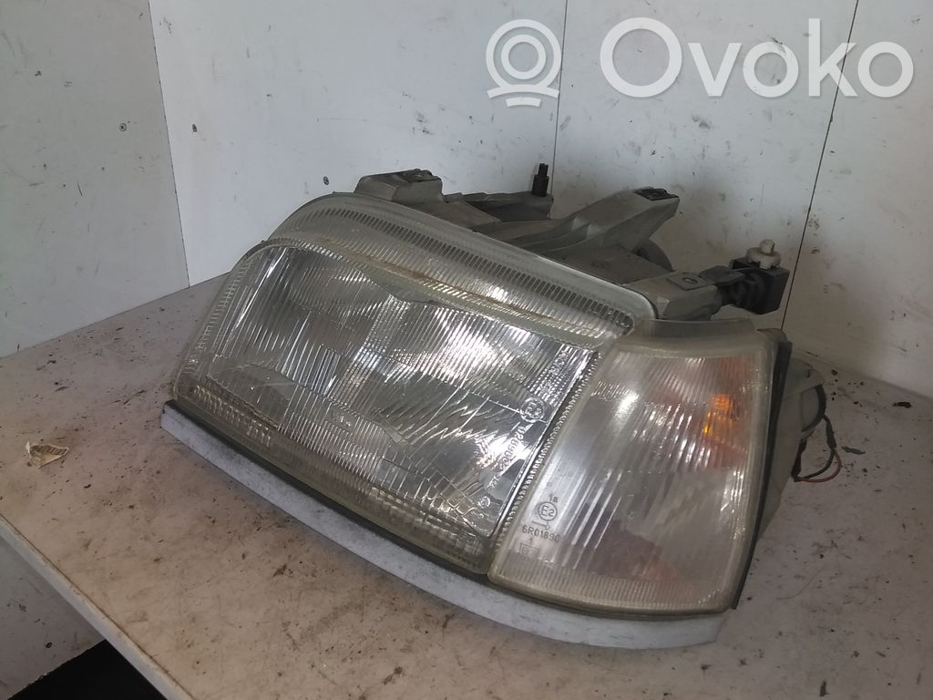 Renault Clio I Lampa przednia 