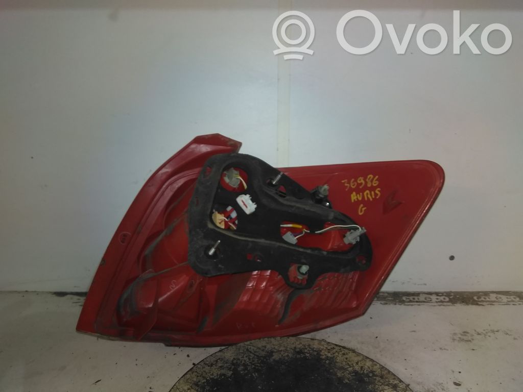 Toyota Auris 150 Aizmugurējais lukturis virsbūvē 
